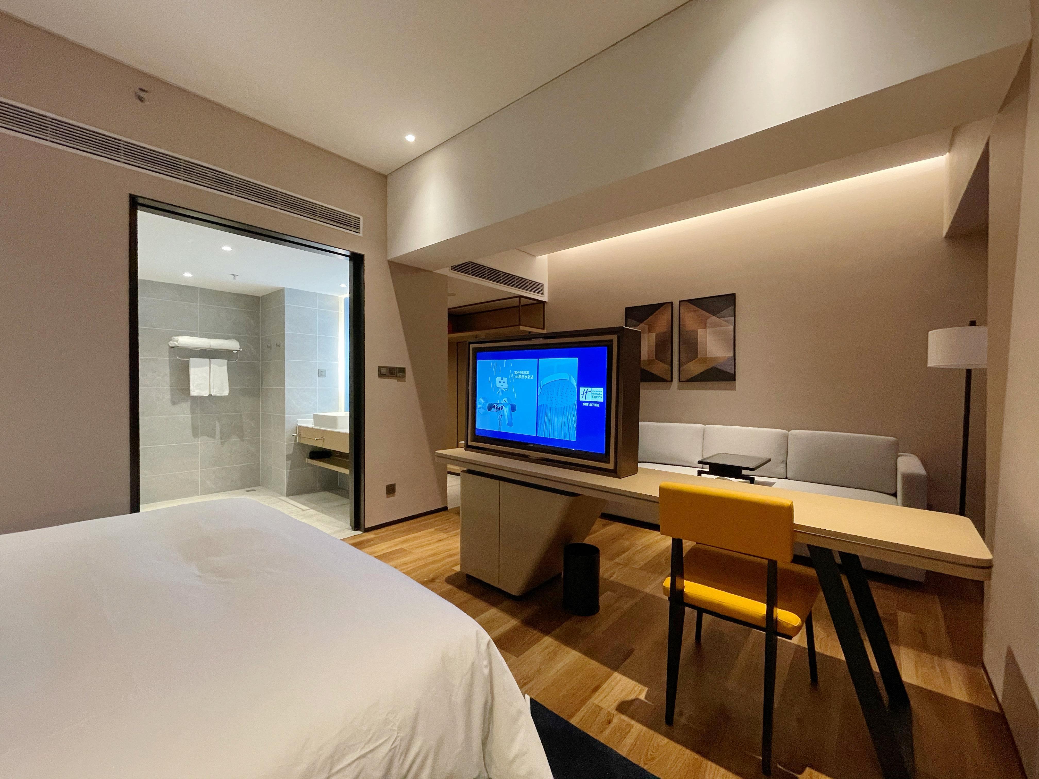 Holiday Inn Express Shenzhen Longhua By Ihg Exterior photo