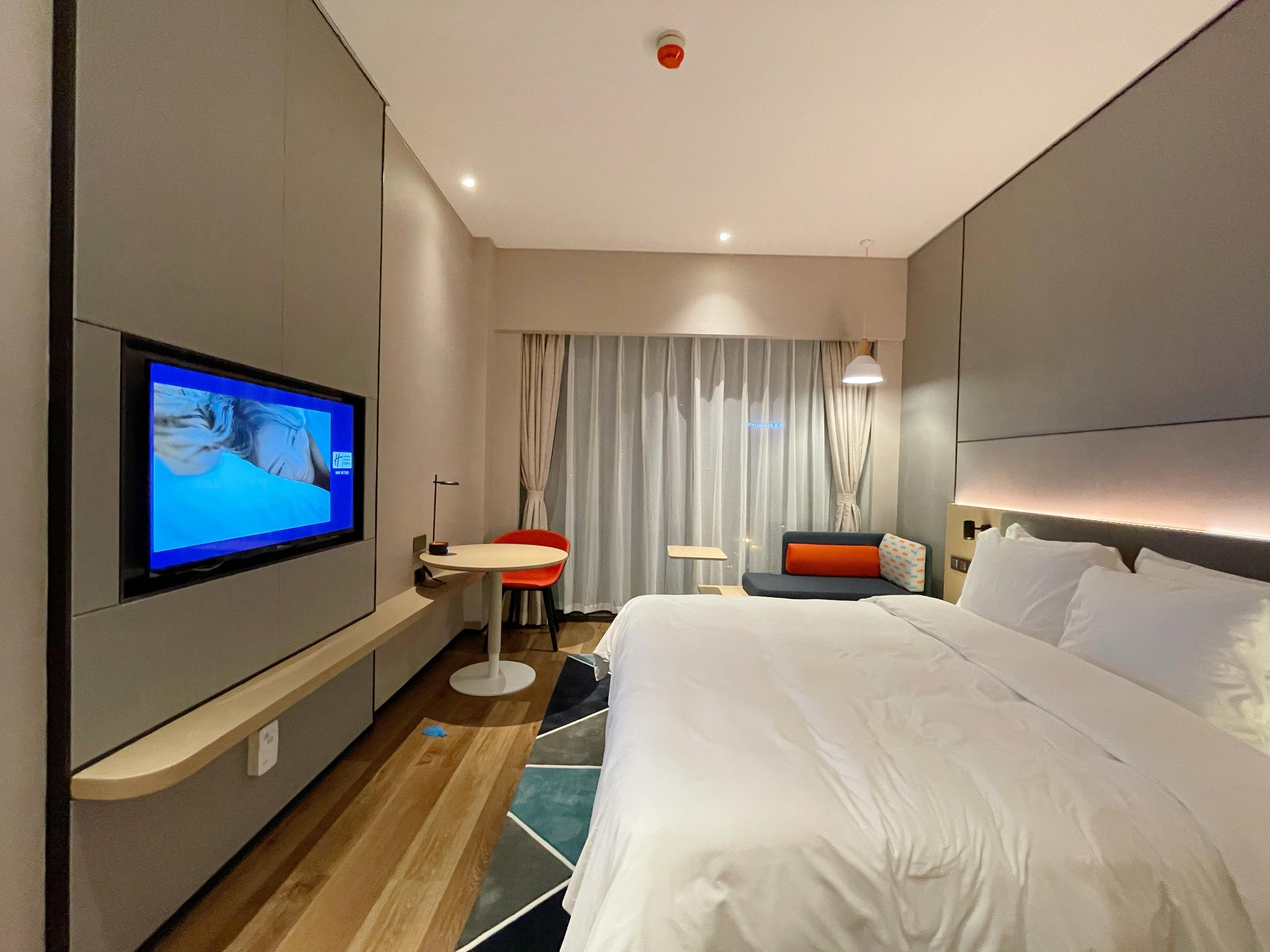 Holiday Inn Express Shenzhen Longhua By Ihg Exterior photo